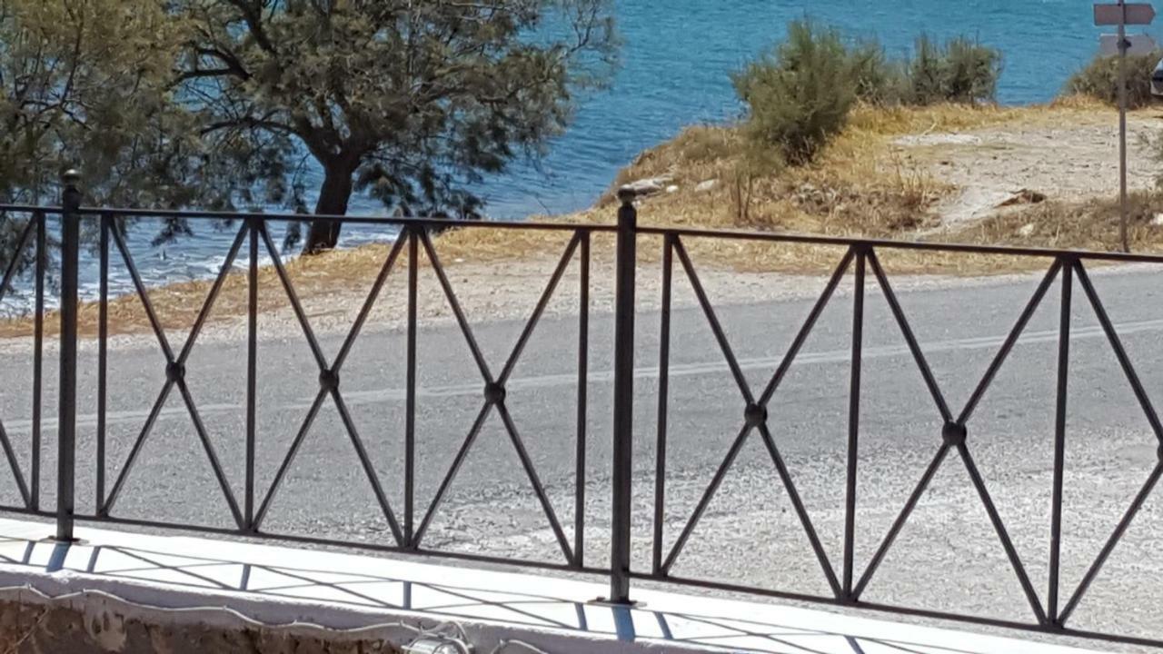Flora'S Beach And Pool Villa In Syros Liaropá Exterior foto